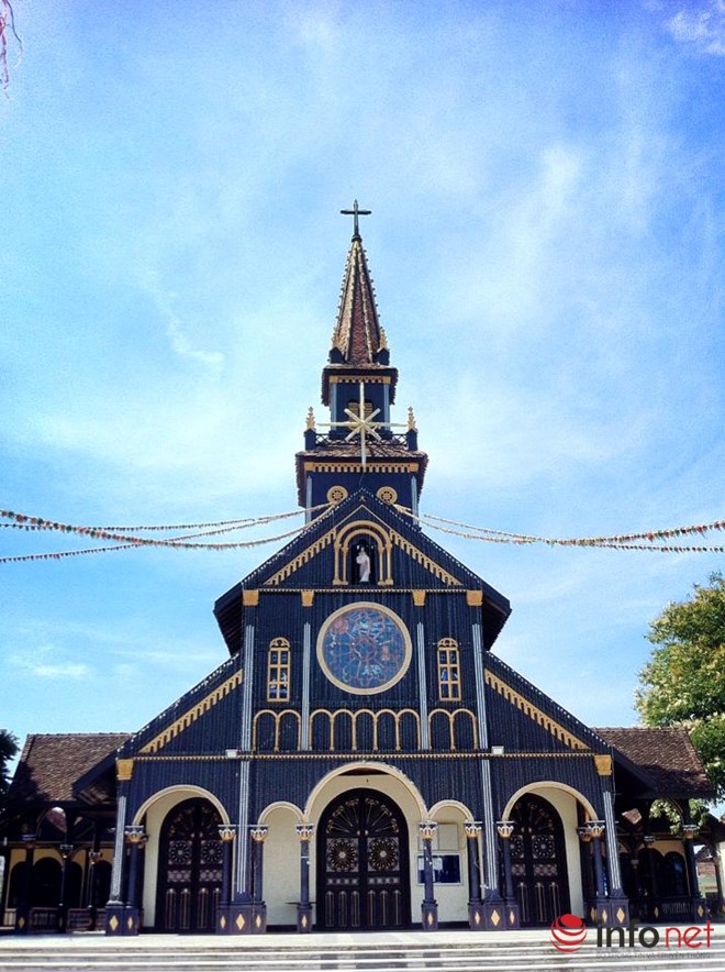 Wooden Catholic church in Kon Tum
